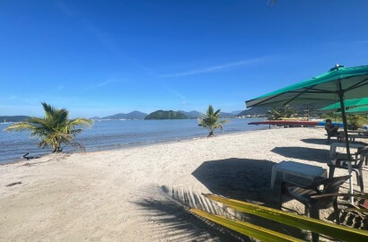 Casa na Praia Barra Seca, Ubatuba - SP - 100 metros da Praia.