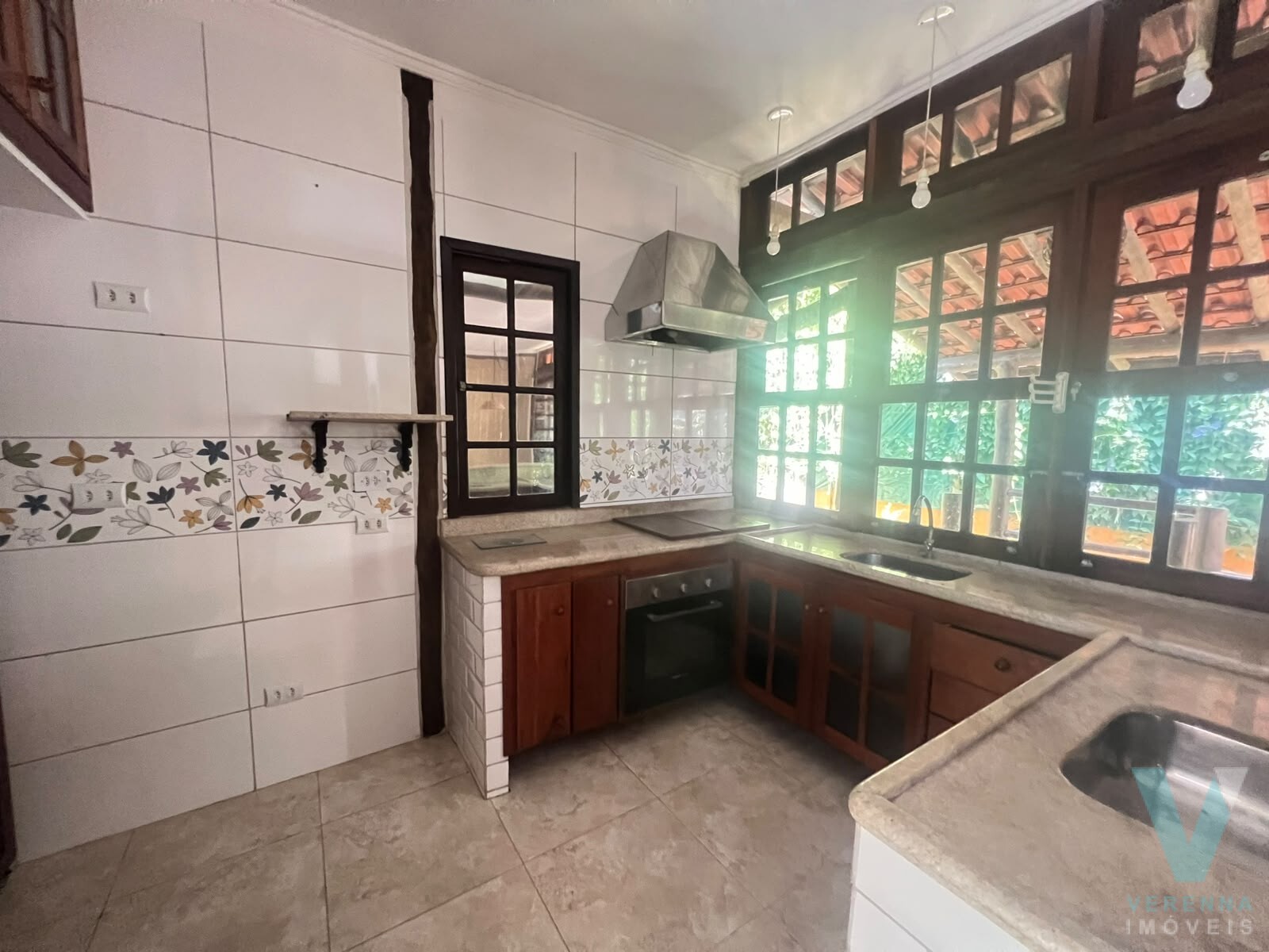 Casa na Praia Barra Seca, Ubatuba - SP - 100 metros da Praia.