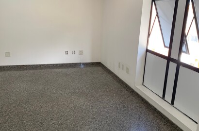 Sala Comercial no Centro de Ubatuba.