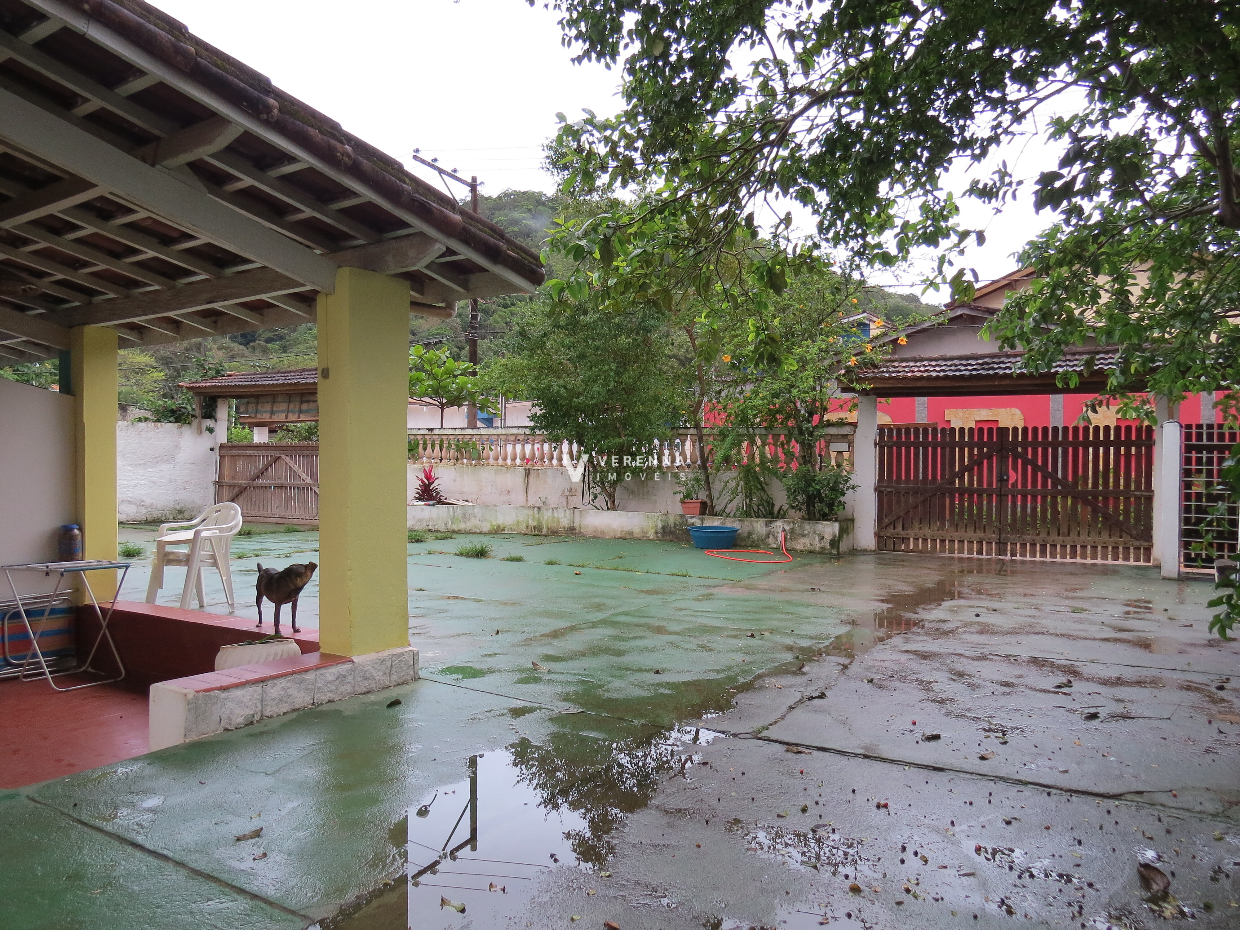 casa terreno residencial ou comercial ou incorporação -  50 metros da Praia da Enseada