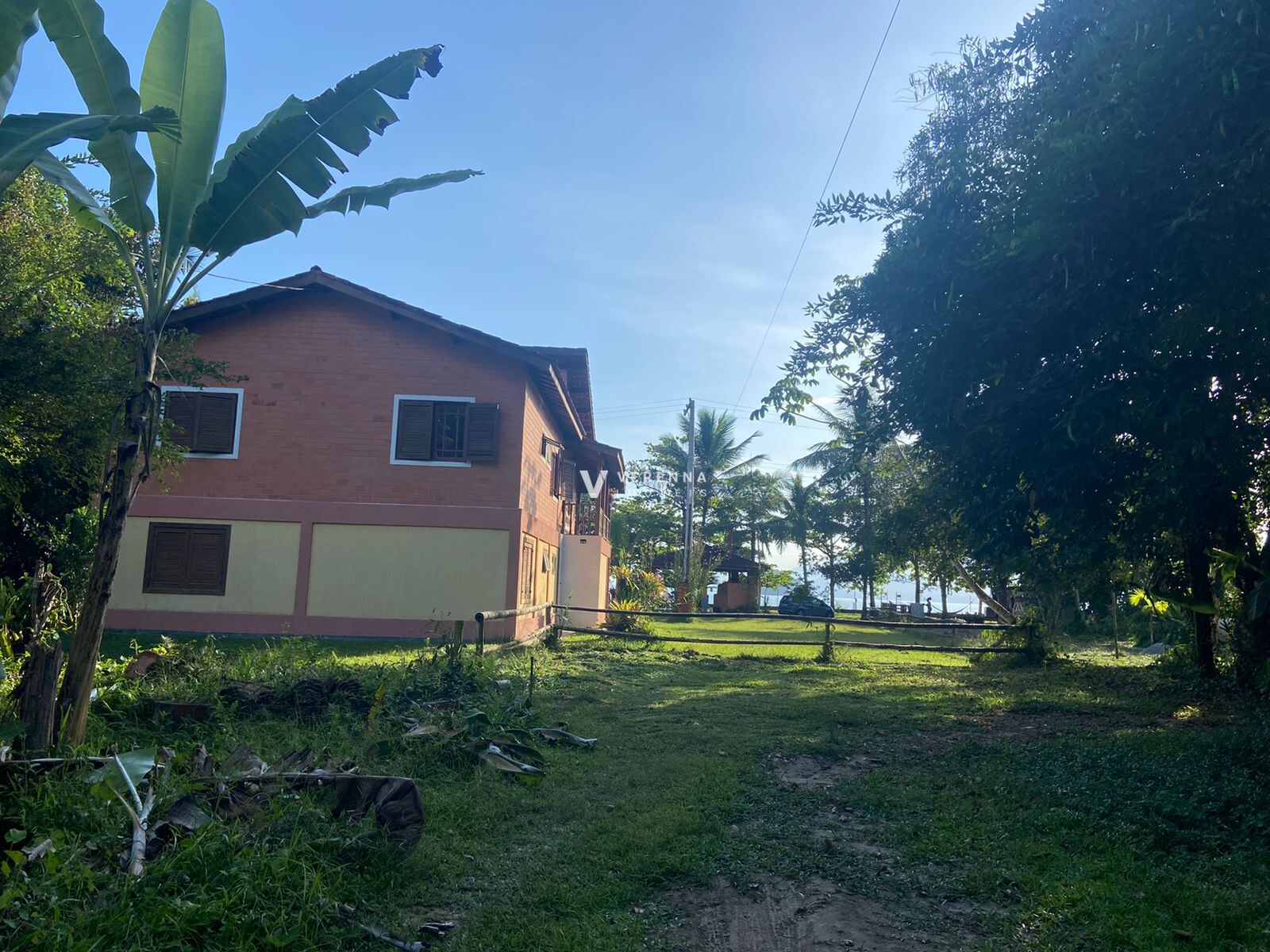 Estaleiro 11 mil metros pé na areia casa e terreno.