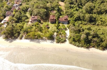 Estaleiro 11 mil metros pé na areia casa e terreno.