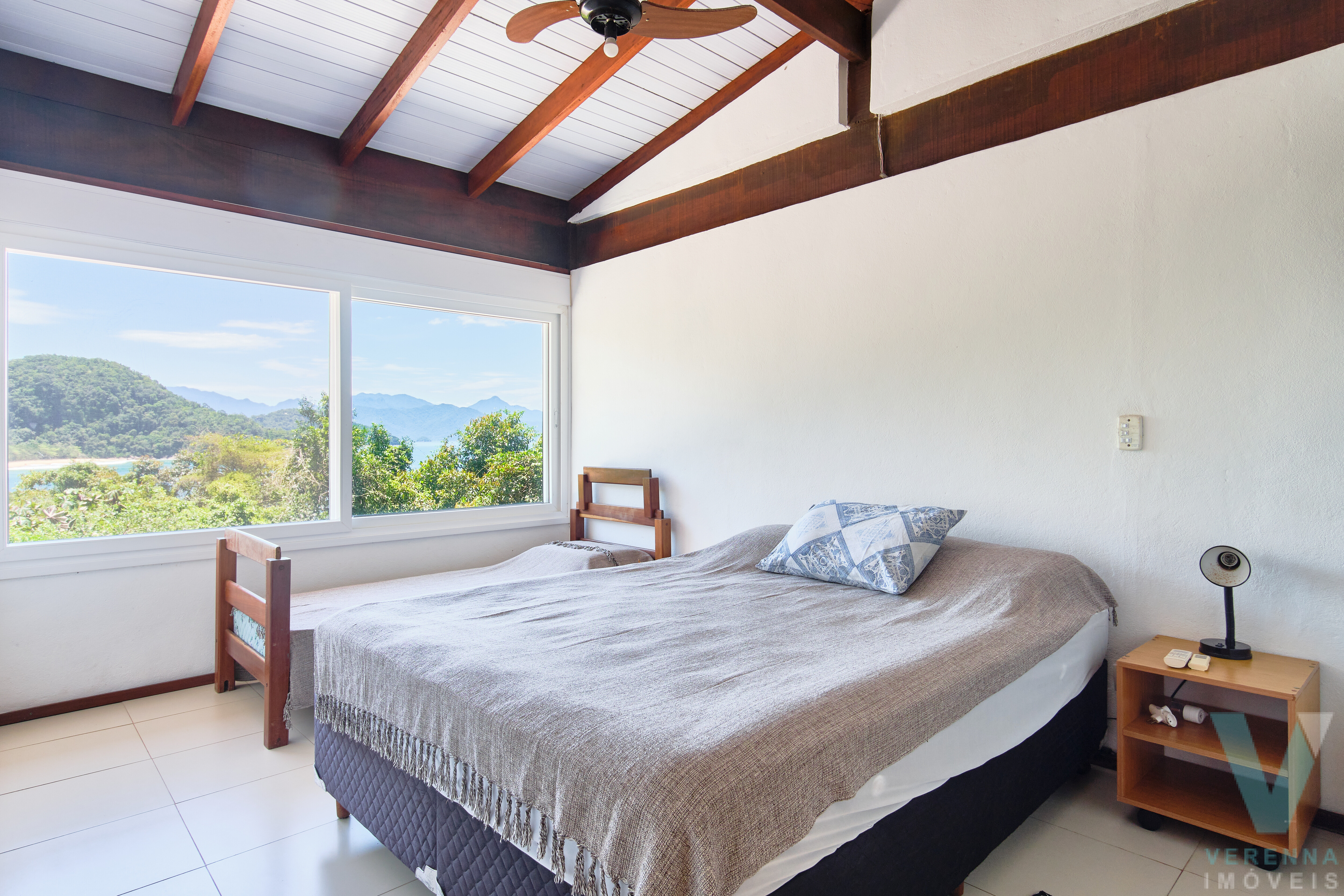 Casa na Praia do Félix, 100 metros da praia e vista para o mar!