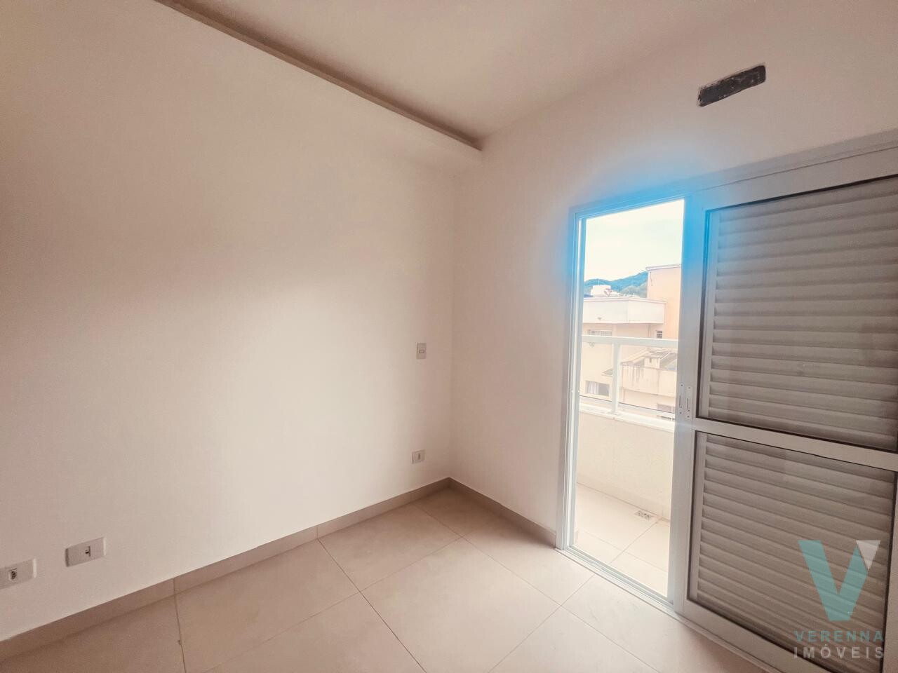 Apartamento novo Itaguá duas suites e lavabo