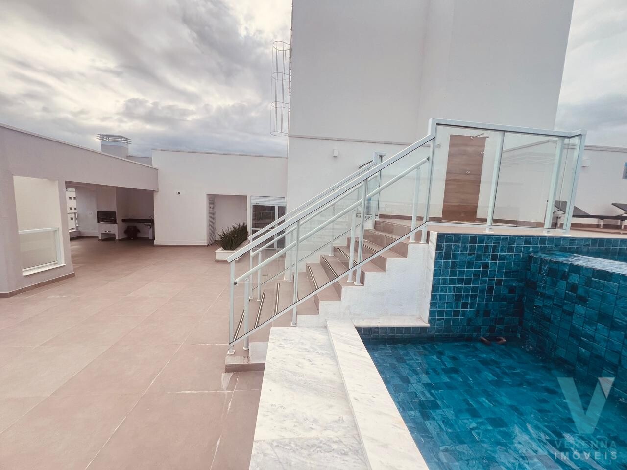 Apartamento novo Itaguá duas suites e lavabo