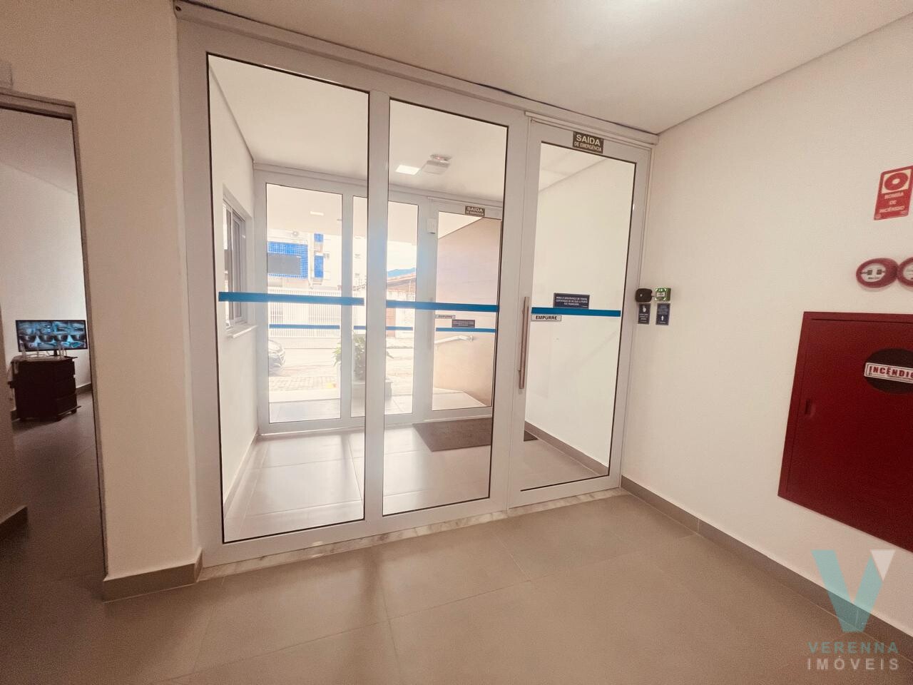 Apartamento novo Itaguá duas suites e lavabo