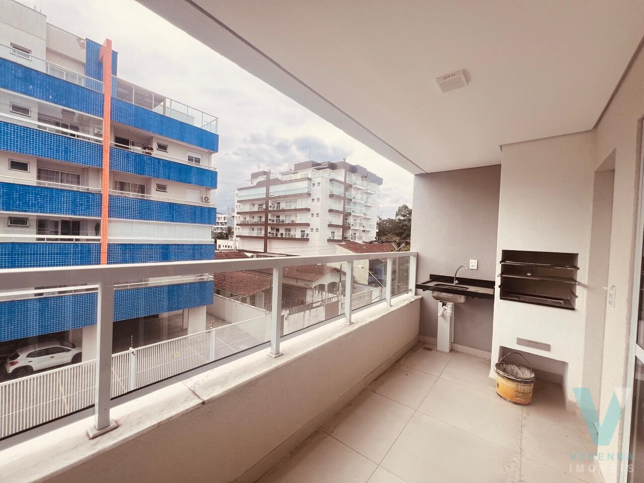 Apartamento novo Itaguá duas suites e lavabo