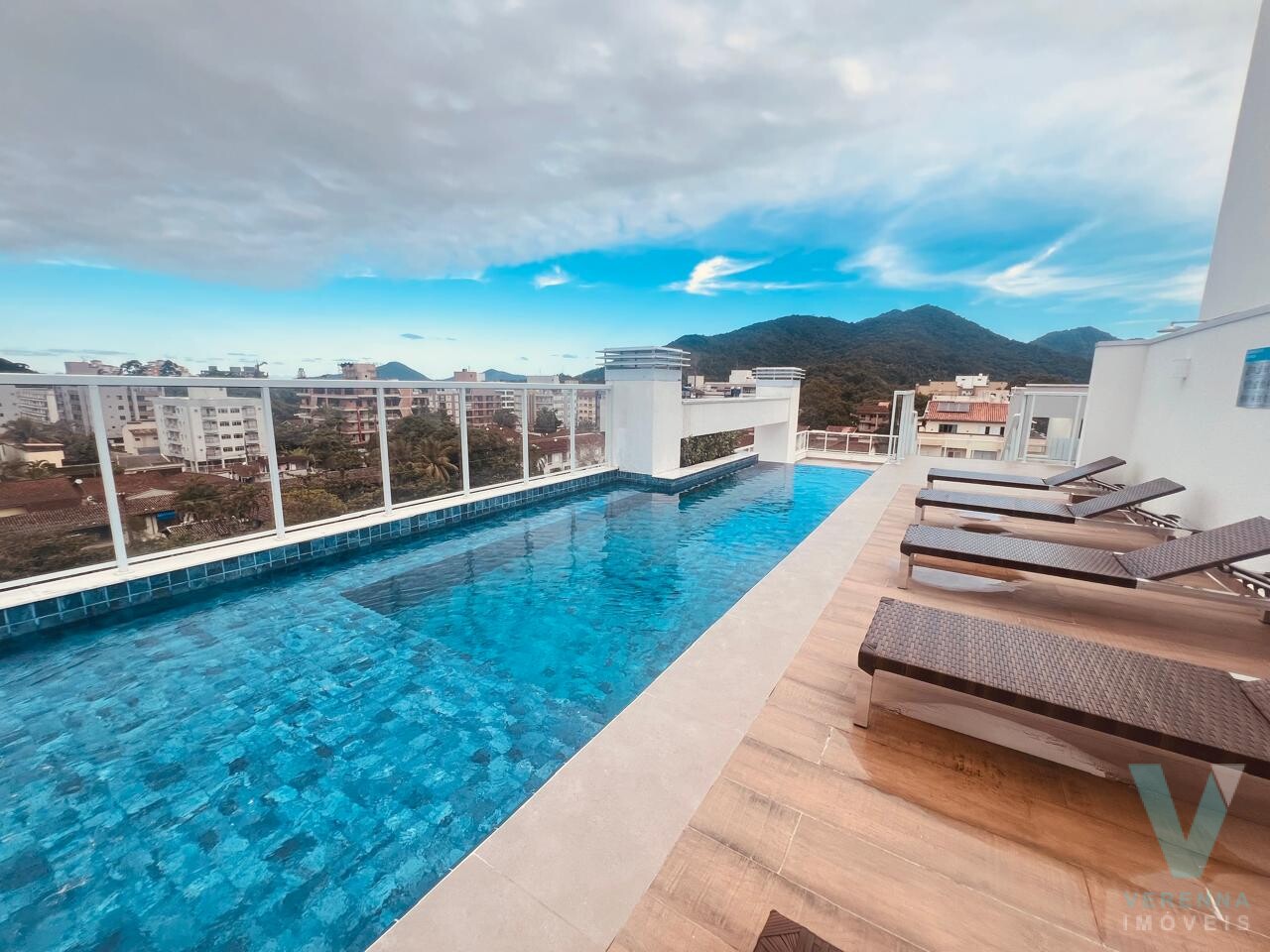 Apartamento novo Itaguá duas suites e lavabo