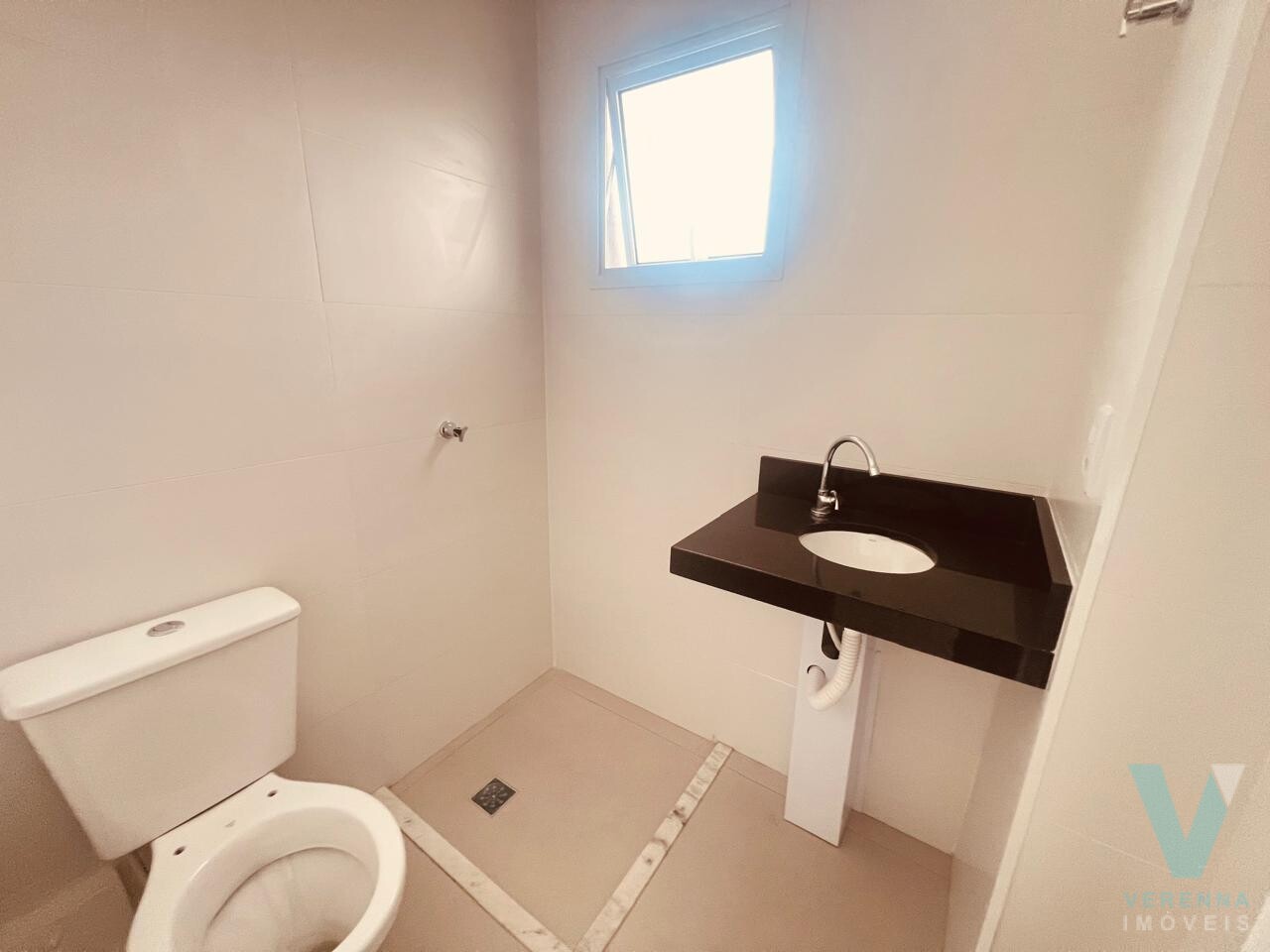 Apartamento novo Itaguá duas suites e lavabo