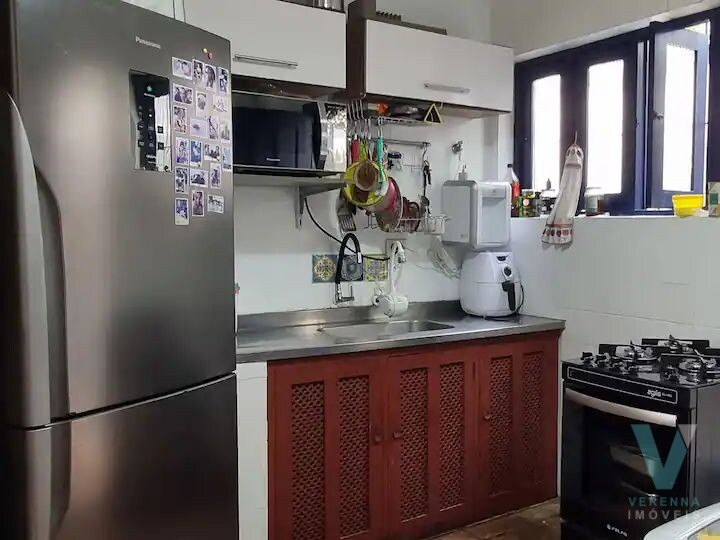 Casa de Esquina no Itaguá, com piscina!