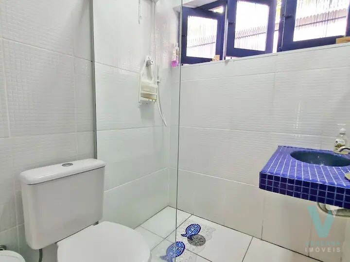 Casa de Esquina no Itaguá, com piscina!