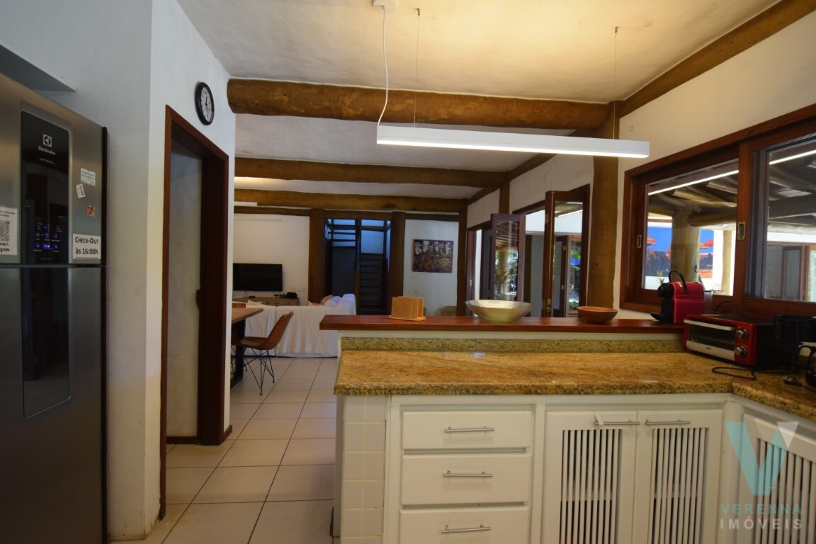 Casa Itamambuca, dois lotes, 100 metros da praia.