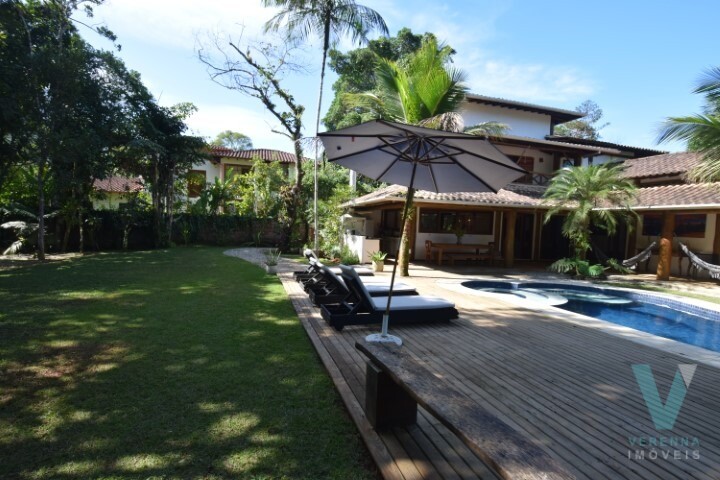 Casa Itamambuca, dois lotes, 100 metros da praia.