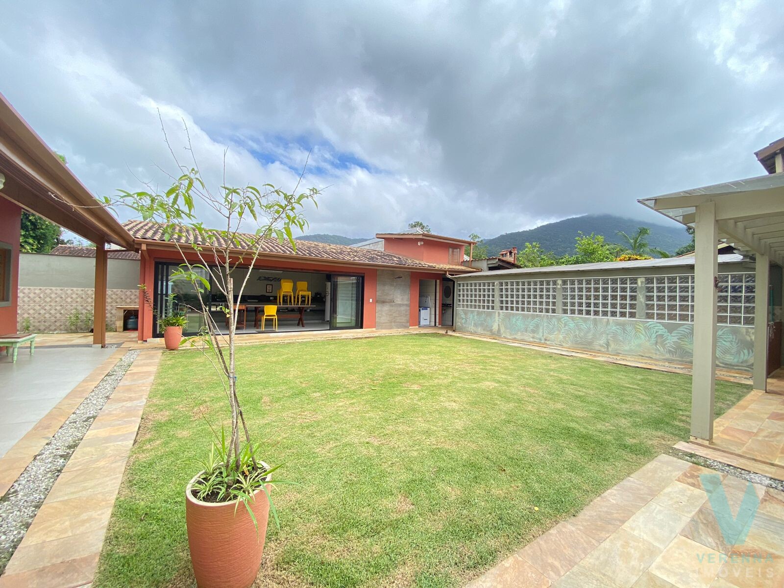 Casa na Praia de Itamambuca 30 metros do mar oportunidade