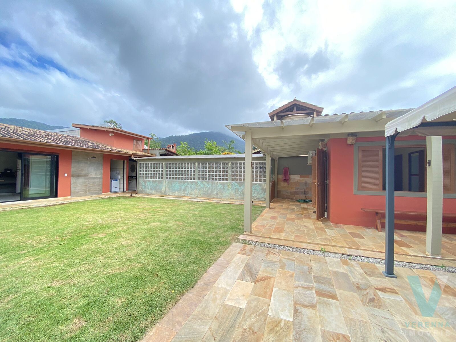 Casa na Praia de Itamambuca 30 metros do mar oportunidade