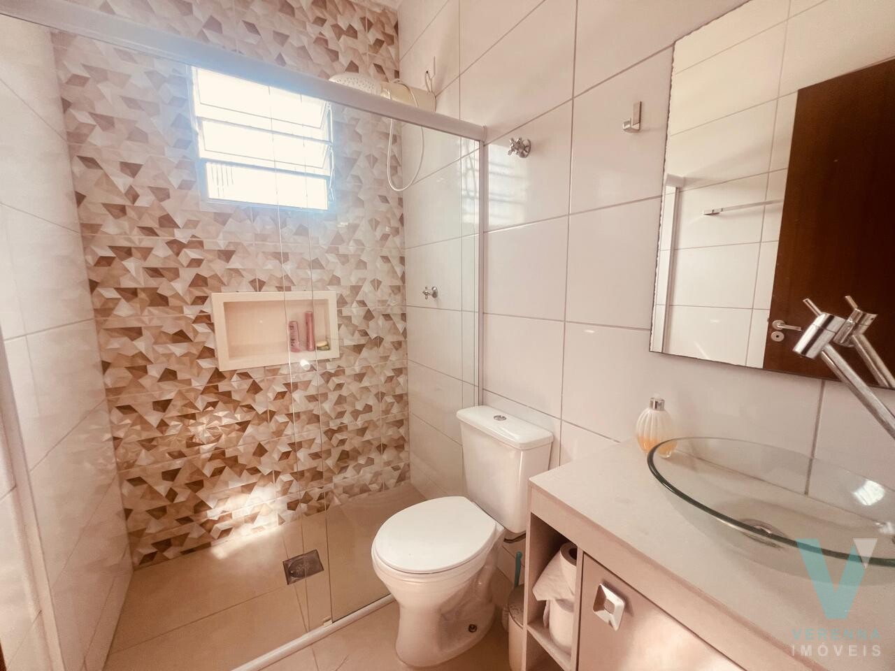 Casa com piscina 900 metros quadrados de terreno