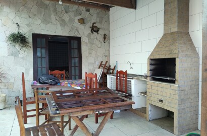 Casa no Pereque - Açu, rua sem saída, 150 metros da Praia!