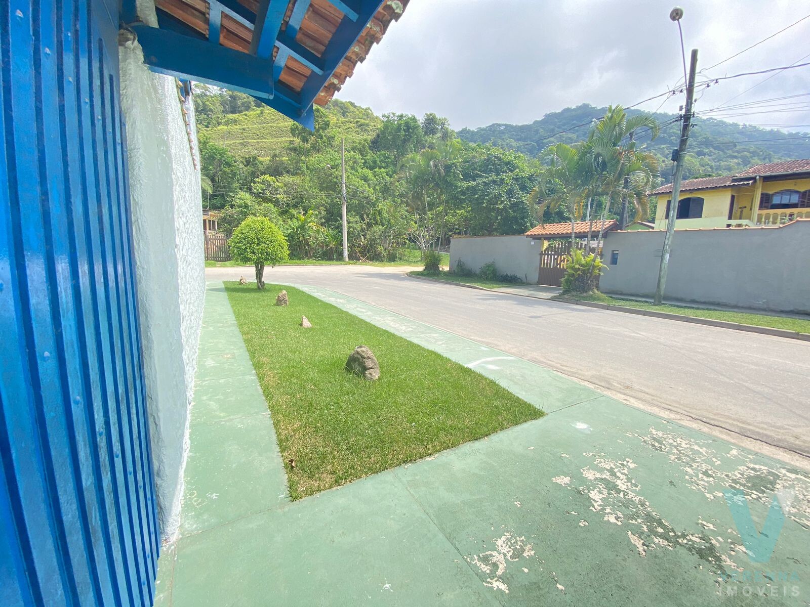 Casa de Esquina - Moradia ou Incorporação no Pereque-Açu