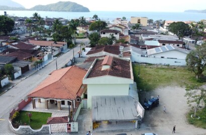Imóvel comercial e residencial no Perequê-Açú. Oportunidade de comércio, renda.