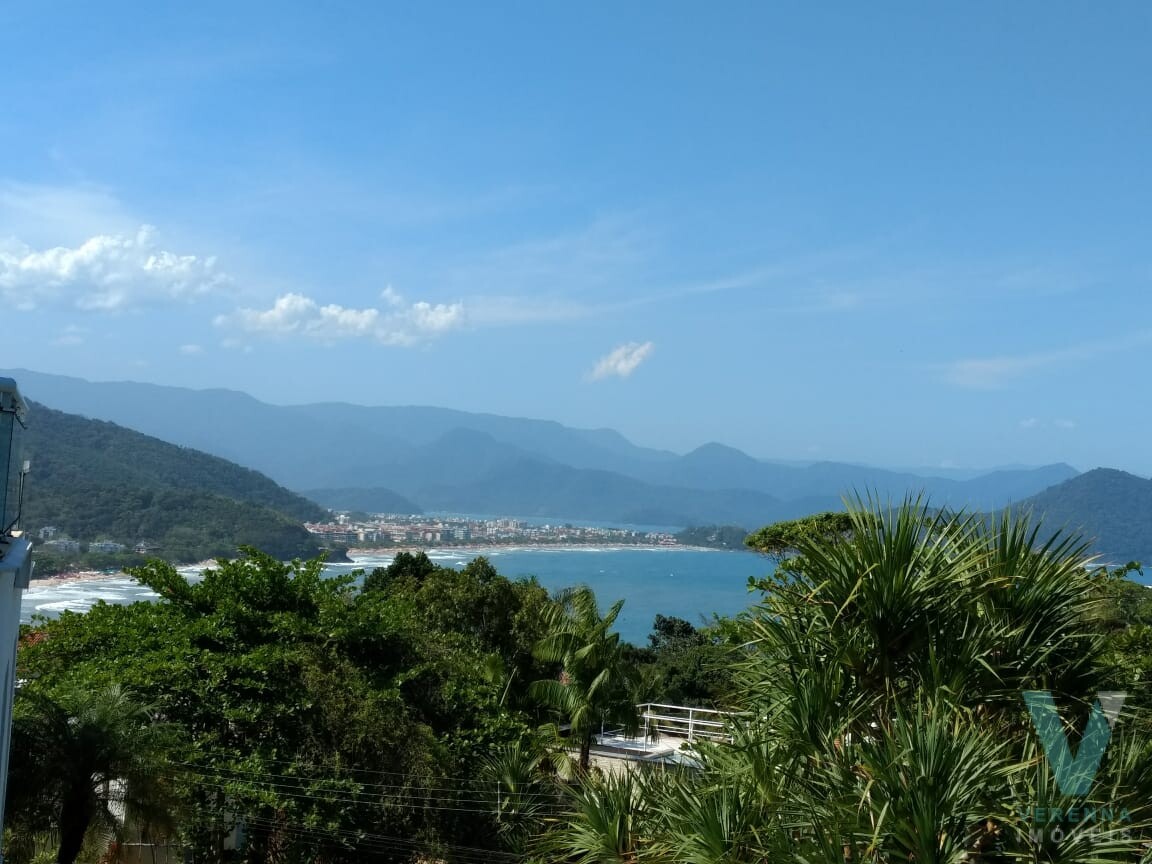 Terreno na Ponta das Toninhas, com vista para o mar.
