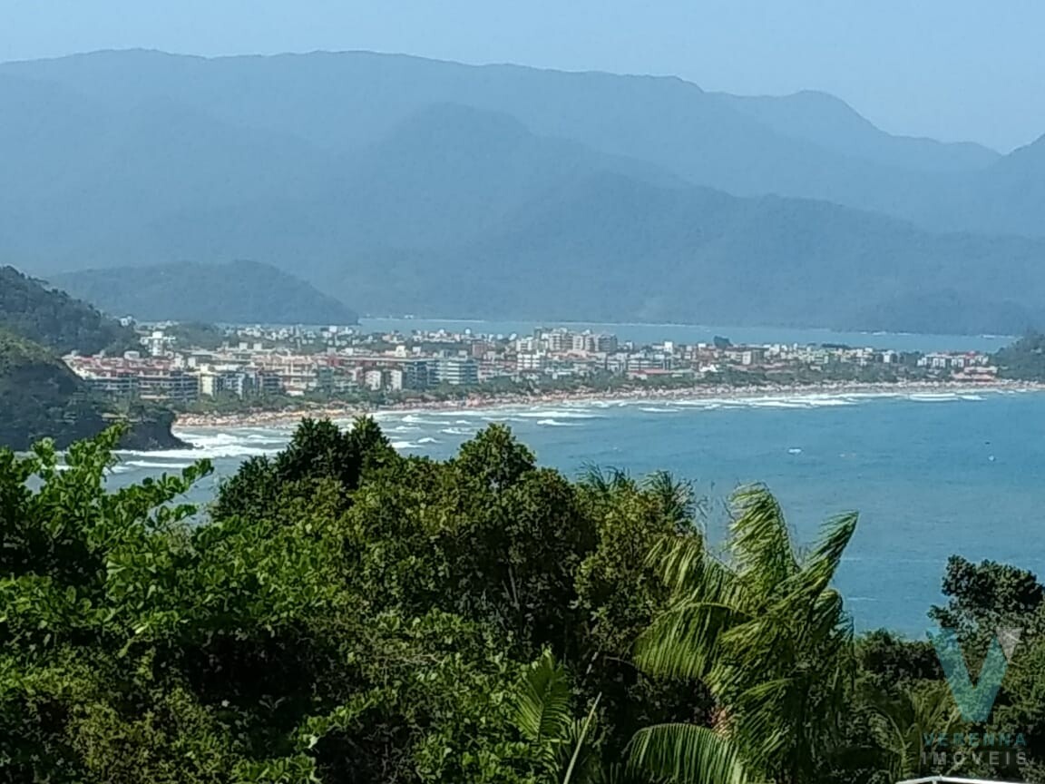 Terreno na Ponta das Toninhas, com vista para o mar.