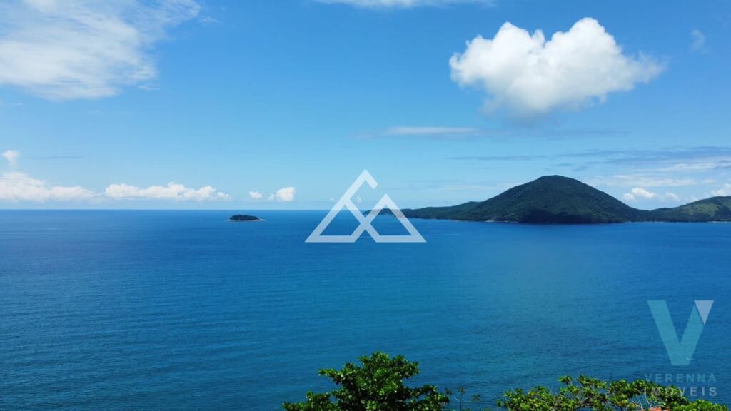 Terreno na Ponta das Toninhas, com vista para o mar.