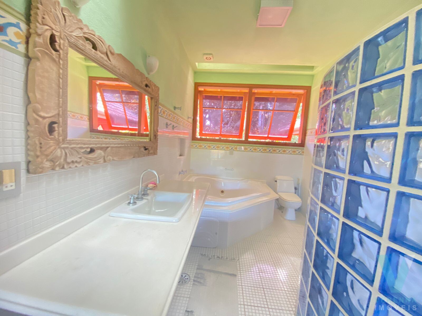 Casa de luxo, estilo balines, na PRAIA DO PRUMIRIM