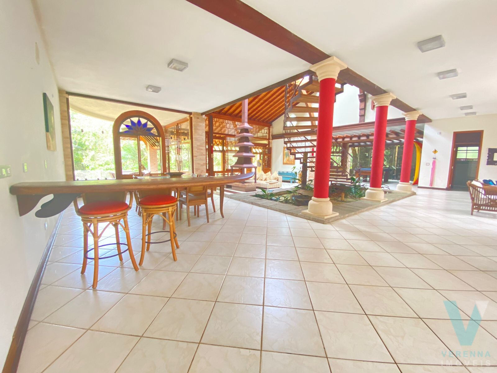 Casa de luxo, estilo balines, na PRAIA DO PRUMIRIM