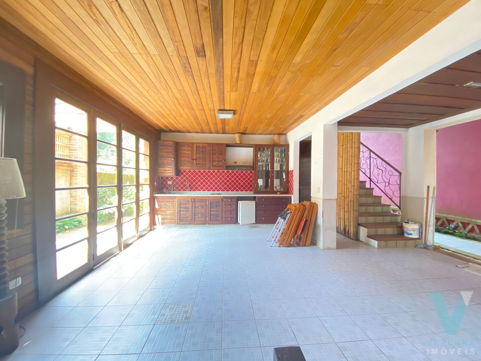 Casa de luxo, estilo balines, na PRAIA DO PRUMIRIM