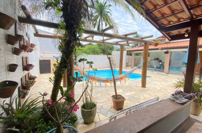 Casa na Ressaca, com lazer e piscina