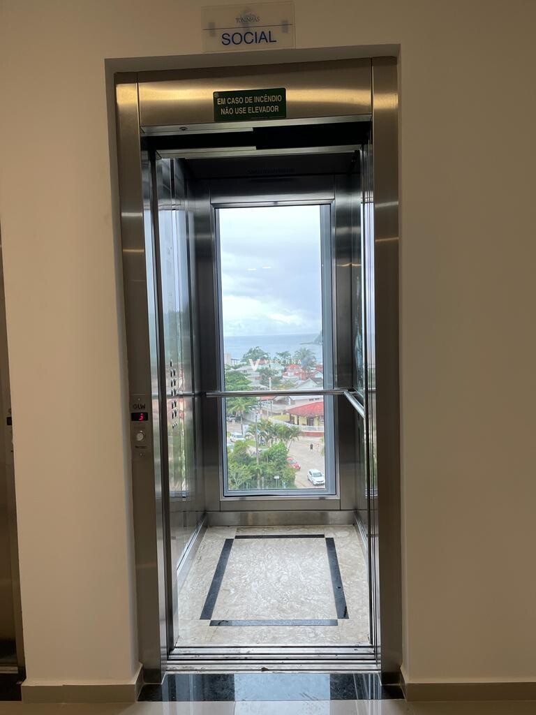 Cobertura com vista para a Praia das Toninhas.