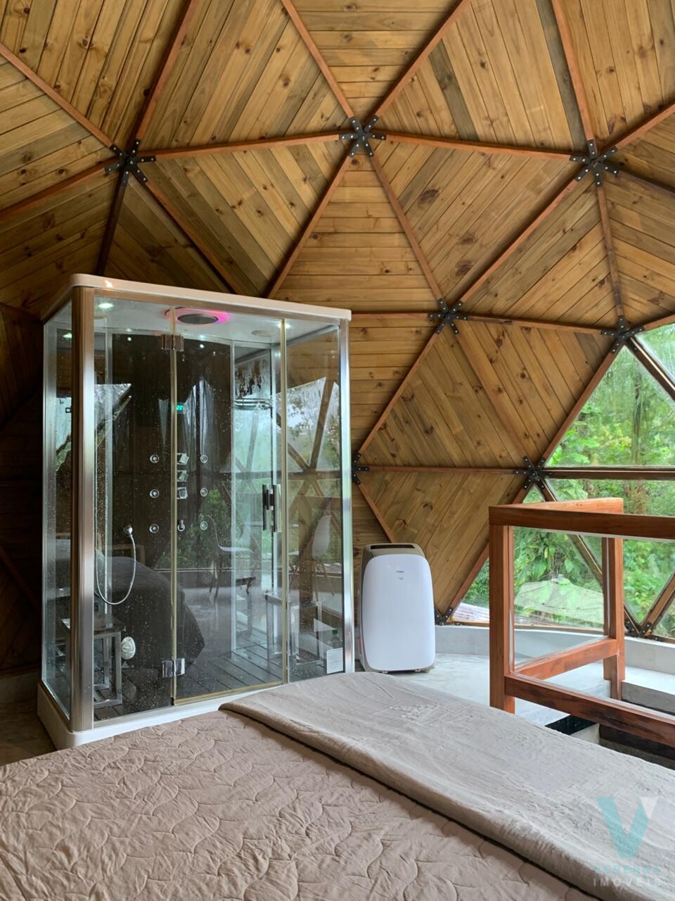 Chalé, casa  estilo DOMO no sertão do Ubatumirim