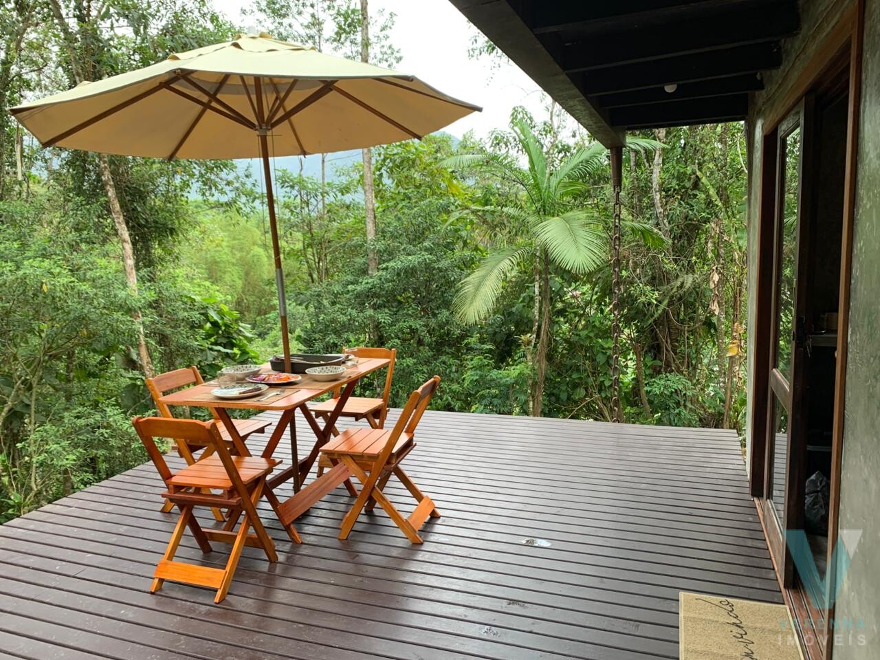 Chalé, casa  estilo DOMO no sertão do Ubatumirim