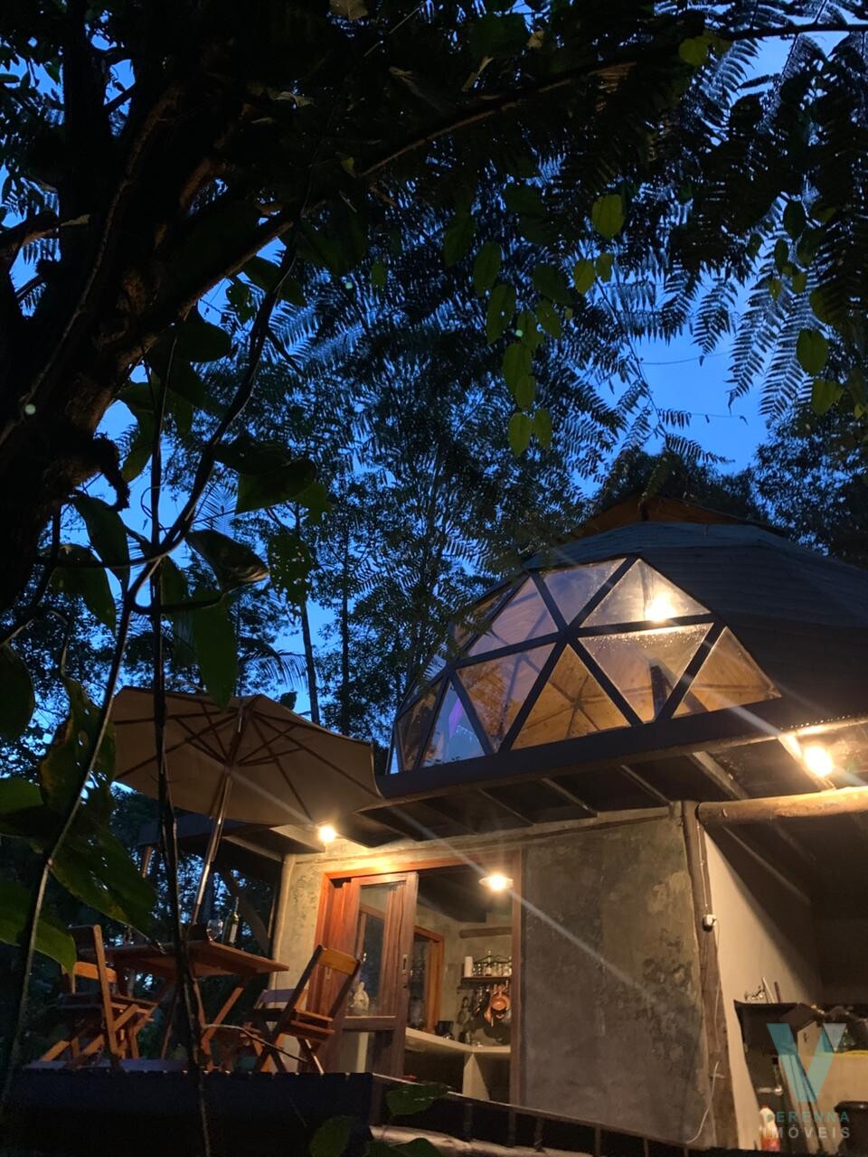 Chalé, casa  estilo DOMO no sertão do Ubatumirim