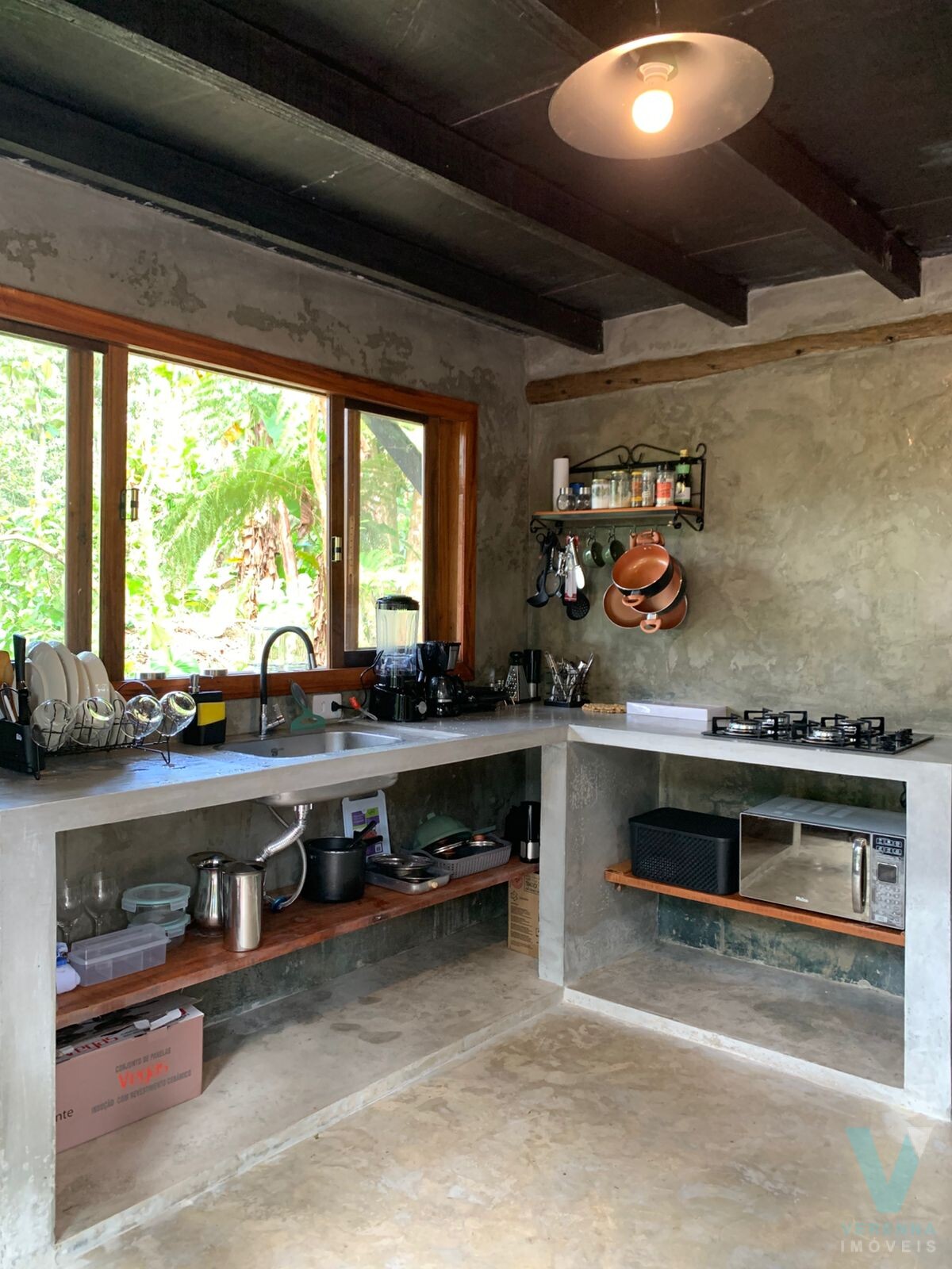 Chalé, casa  estilo DOMO no sertão do Ubatumirim