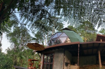 Chalé, casa  estilo DOMO no sertão do Ubatumirim